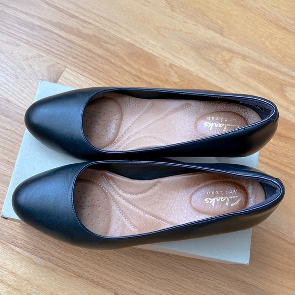 Clarks Heavenly heart black leather heel 7W - Picture 2 of 9